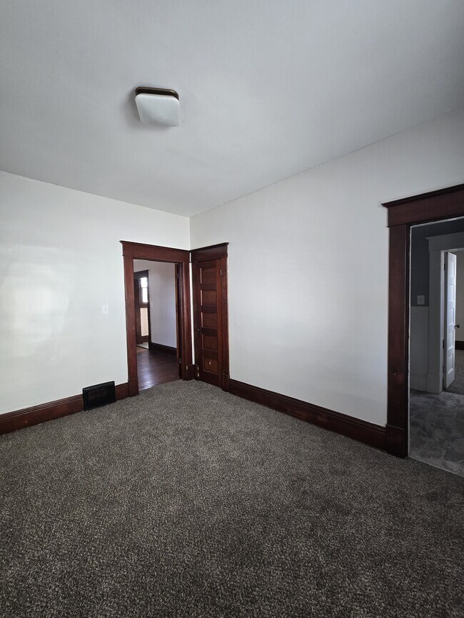 Building Photo - 305 N Pennsylvania Ave