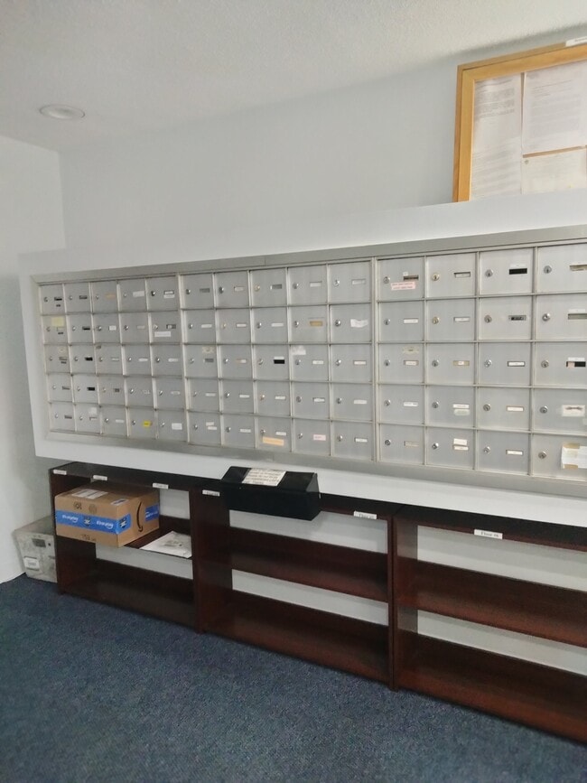 Building Photo - 340 Main St