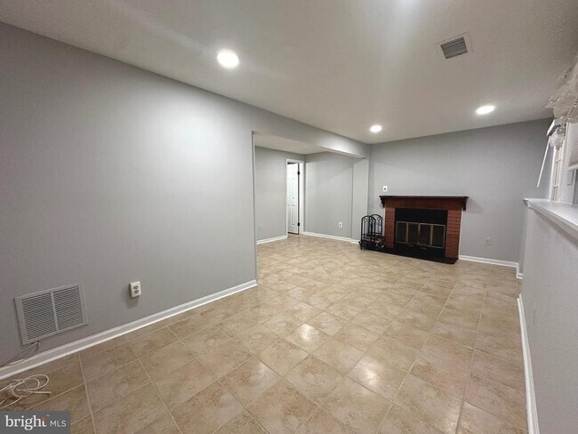 Building Photo - 14632 Stone Crossing Ct