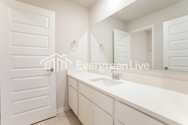 Building Photo - 178 Fenwick Pl