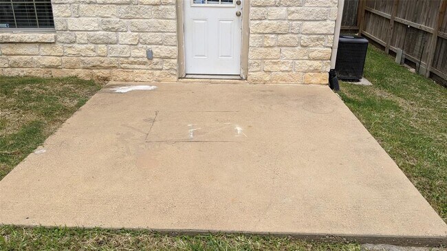Building Photo - 114 Sendero Dr