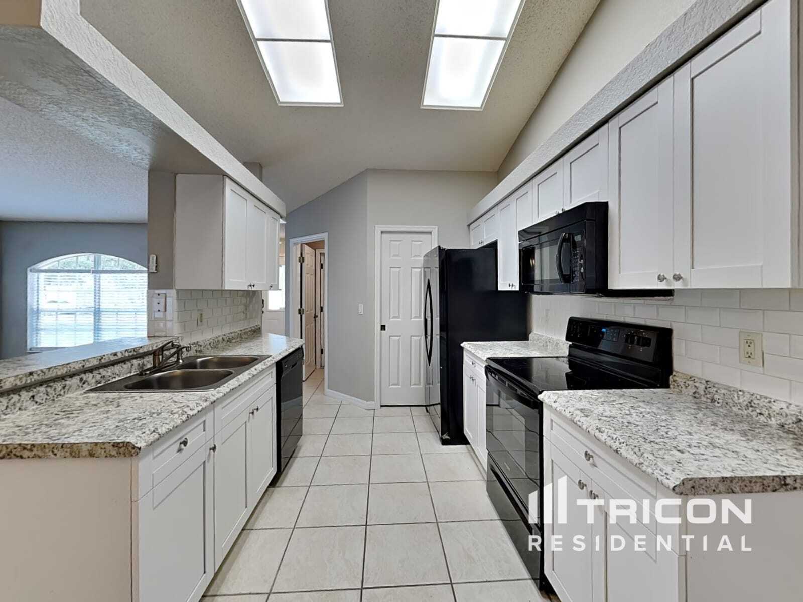 Building Photo - 8421 Bay Dr