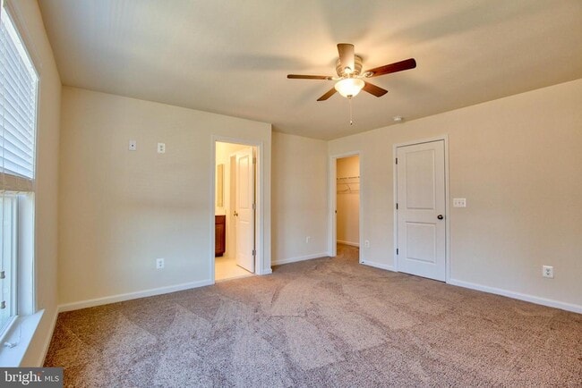 Building Photo - 127 Keller Ct