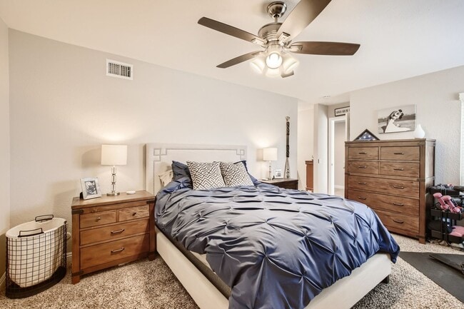 Building Photo - Impressive Oceanside Home For Rent