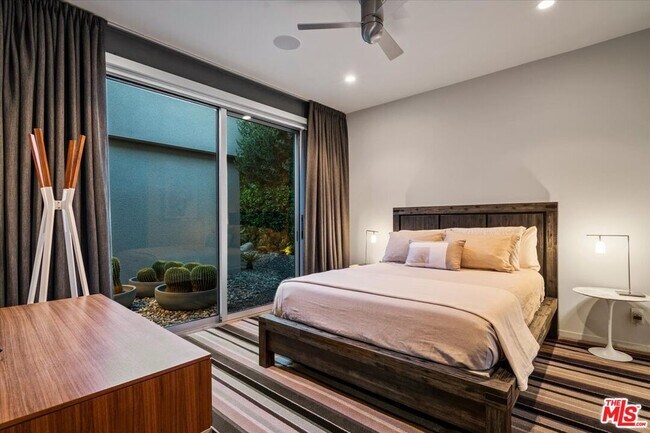 Building Photo - 1175 Los Robles Dr