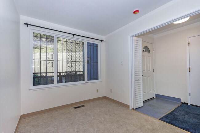 Building Photo - 1645 15th Ave