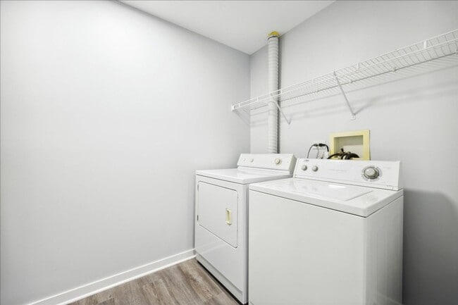 Building Photo - Two Story Townhome with Two Master Suites