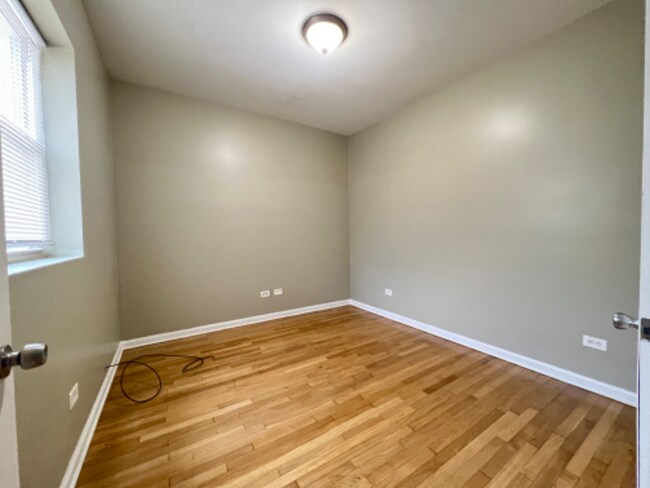 Building Photo - 5710 S Michigan Ave