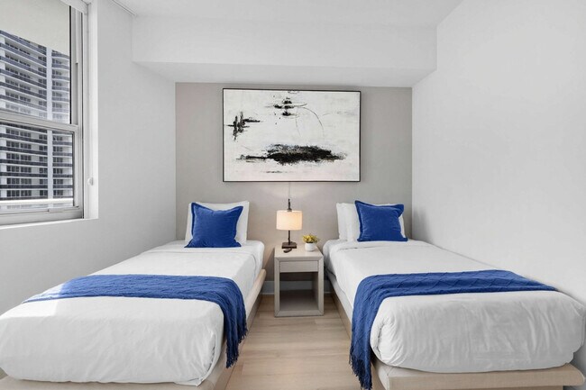 Building Photo - 4111 S Ocean Dr