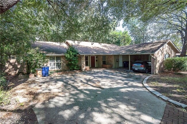 Building Photo - 9104 Quail Creek Dr