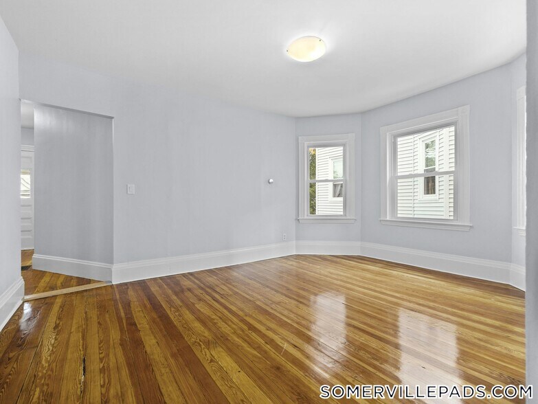 Building Photo - 39 Hancock St