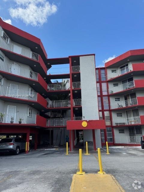 Building Photo - 1750 W 46th St
