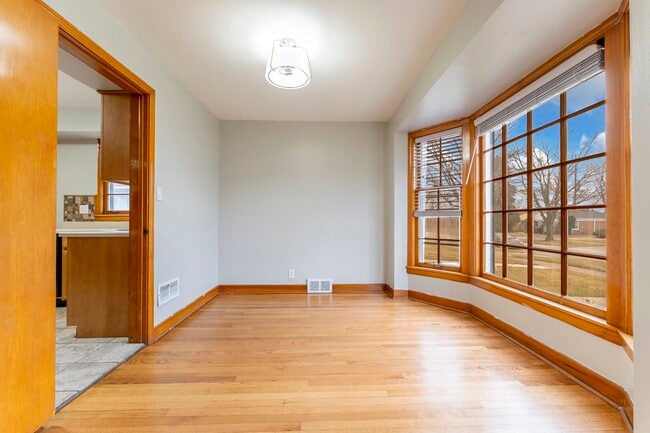 Building Photo - 2513 18th Ave