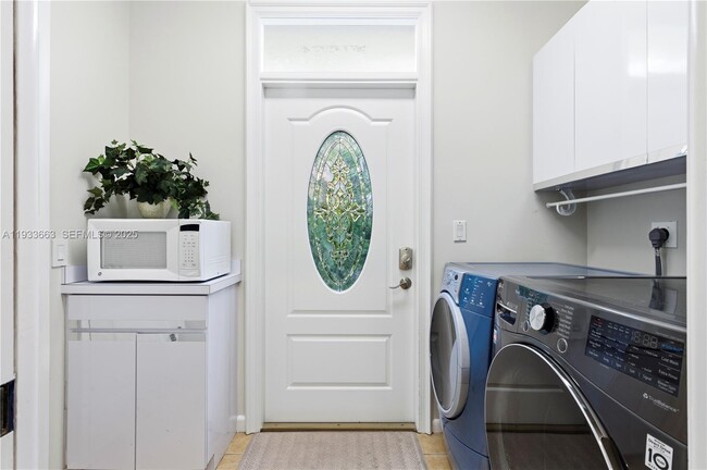 Building Photo - 2607 Holy Cross Ln