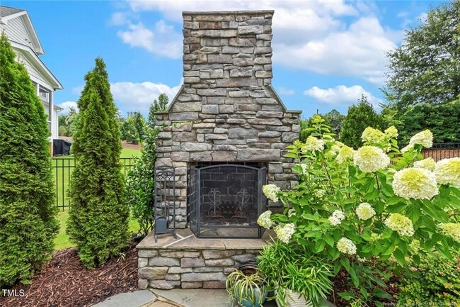 Building Photo - 2098 Amalfi Pl