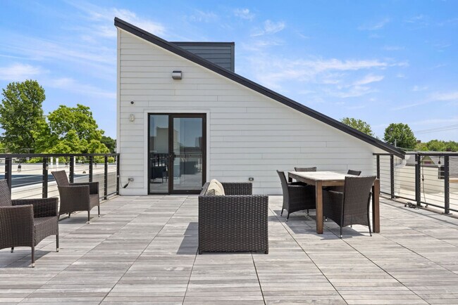 Building Photo - 12607 Larchmere Blvd