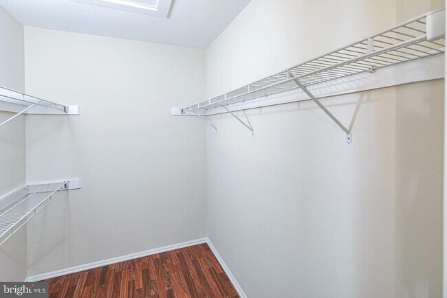 Building Photo - 56 Barberry Ct