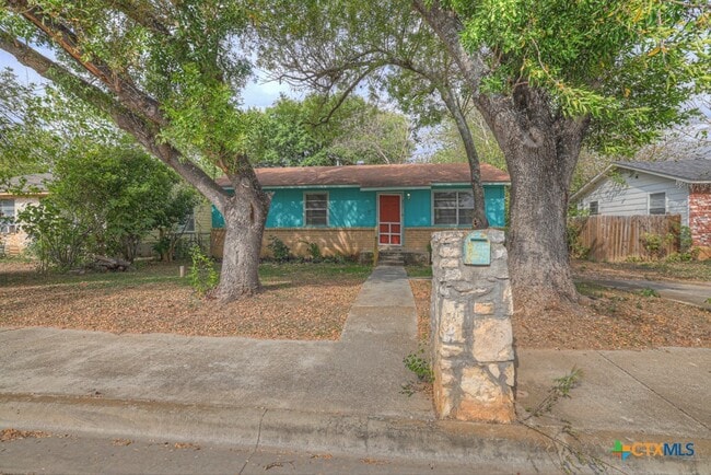 Building Photo - 807 Sturgeon Dr