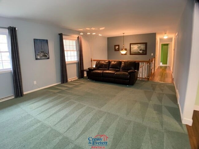 Building Photo - Spacious Niles Single Family