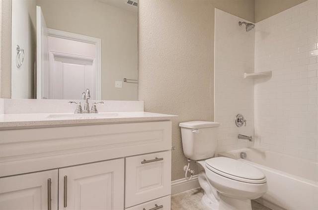 Building Photo - 4720 Piedras Lanzar Dr