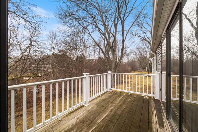 Building Photo - 0N 24 Ambleside Dr