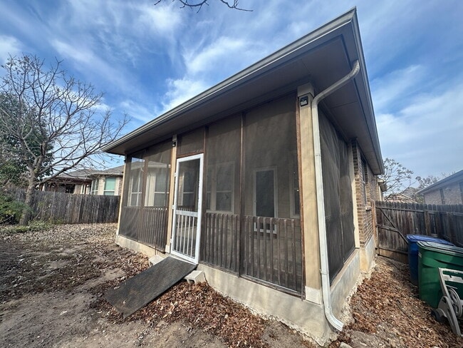 Building Photo - 1722 Cedric Ln