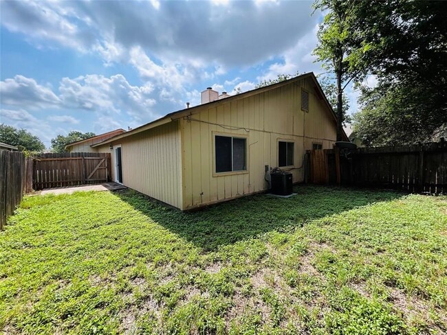 Building Photo - 416 Greenlawn Blvd