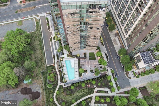 Building Photo - 7887 Jones Branch Dr