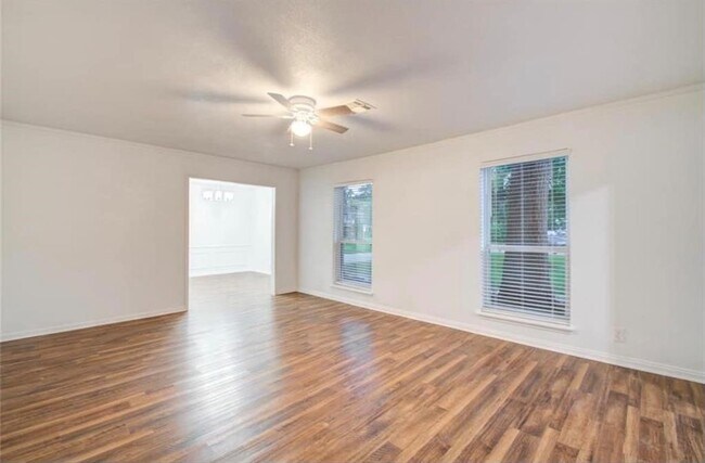 Building Photo - 17211 Rolling Creek Dr