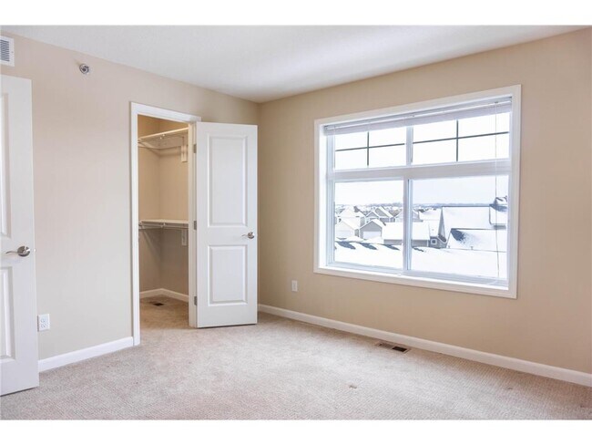 Building Photo - 2952 Clover Ridge Dr