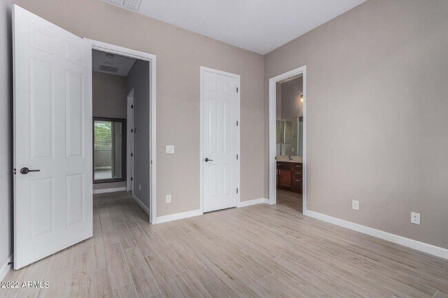 Building Photo - 13784 W Sarano Terrace