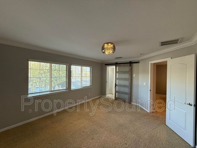Building Photo - 16615 English Country Trail