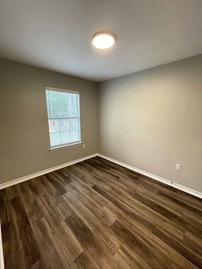 Building Photo - 4038 Freddies Ln