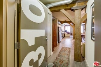 Building Photo - 527 Molino St