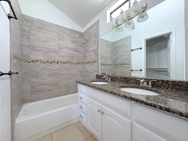 Building Photo - 1605 Cezanne Cir