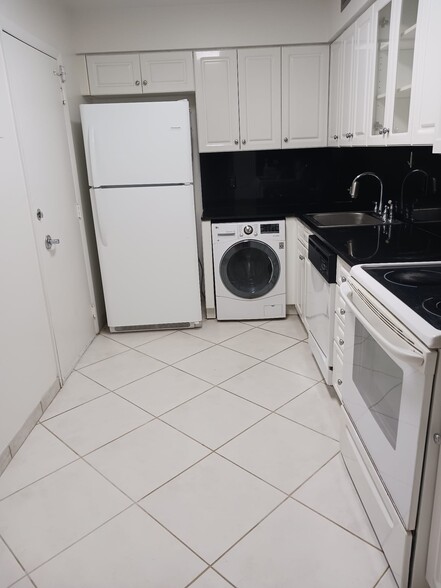 Building Photo - 6770 Indian Creek Dr