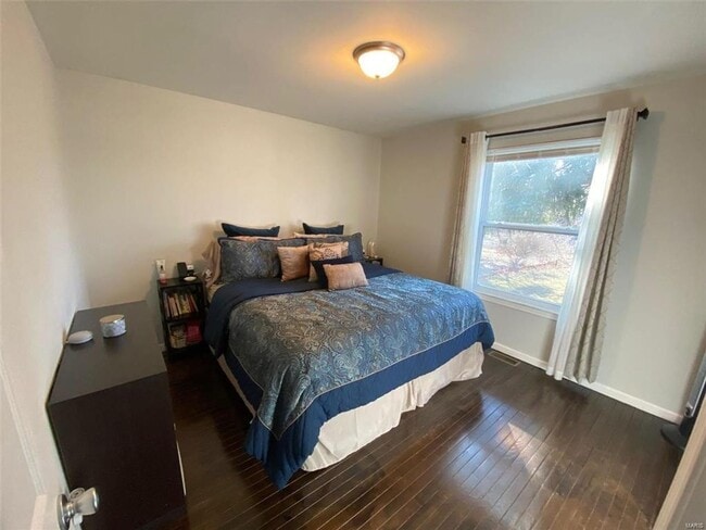 Building Photo - 7 Edgeworth Ave