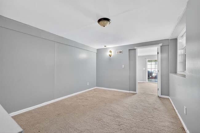Building Photo - 5 Bridle Ct