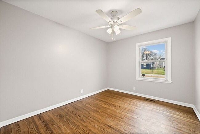 Building Photo - 3 Bedroom Pet Friendly Home For Rent Near Post!