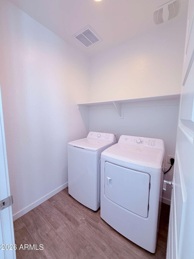 Building Photo - 10126 E Ulysses Ave