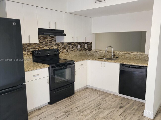 Building Photo - 8250 SW 149th Ct