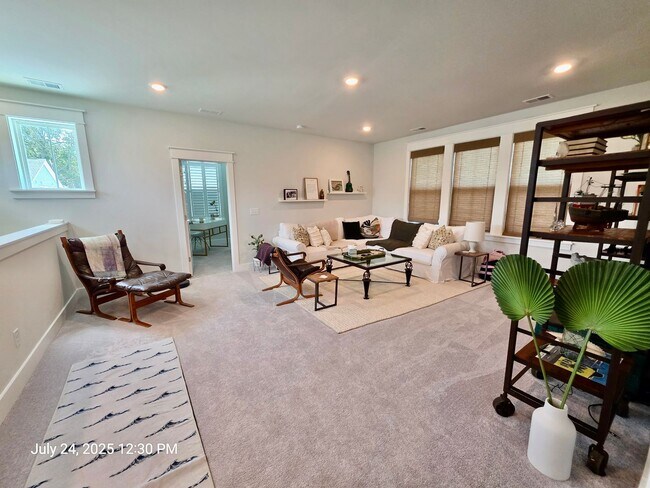 Building Photo - Like new 4 bedroom + loft - Stonoview - Jo...
