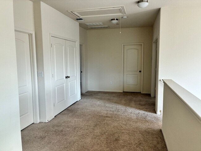 Building Photo - Bright 3BR 3BA Home w/ Community Pool & Dog Park • Fenced Backyard • Attached Garage in Round Rock