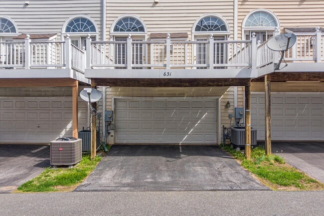 Building Photo - 631 Gatestone St