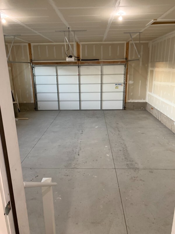 Building Photo - 19 W 800 N
