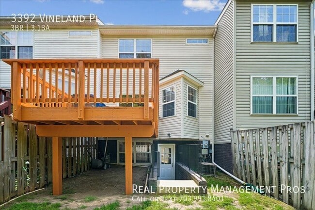 Building Photo - 3392 Vineland Pl