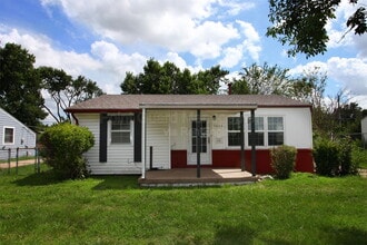 Building Photo - 1615 W Crawford St