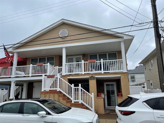 Primary Photo - 79 Rochester Ave