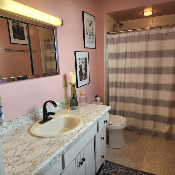 Building Photo - 1710 S 14th St