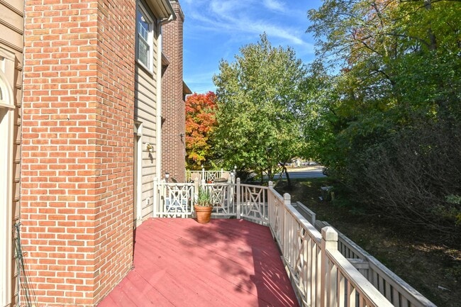 Building Photo - 2143 Wolftrap Ct